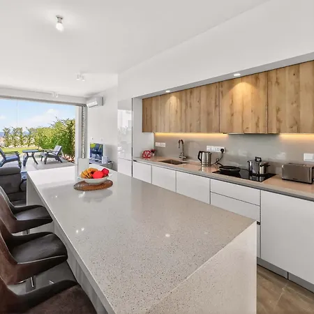 Villa Azure By Marc *