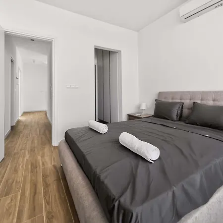 Villa Azure By Marc *