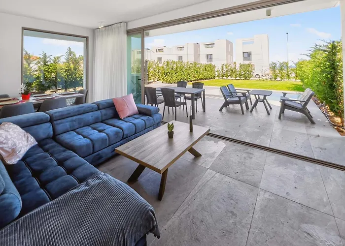 Villa Azure By Marc *