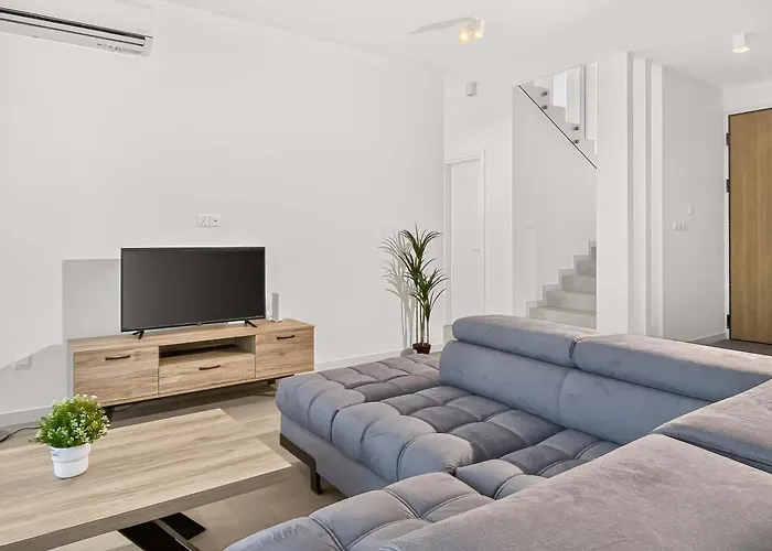 Azure By Marc Villa Protaras